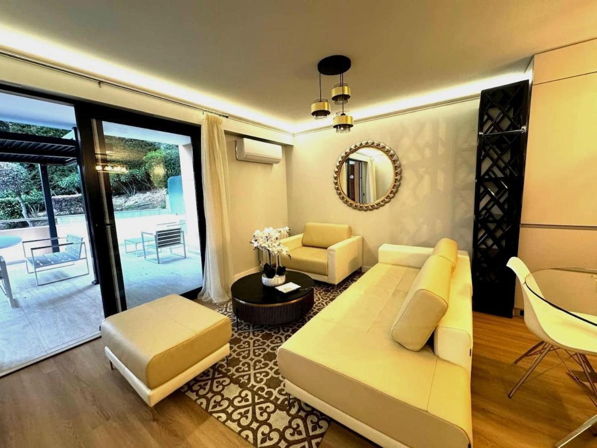 Stylish Flat 1br With Terrace, Park & Pool Apartment *